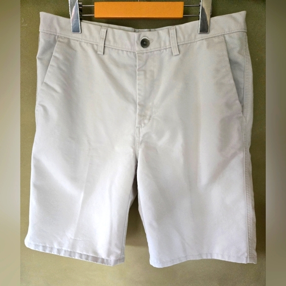 Repreve | Men's Beige Shorts, Size 34 - Picture 1 of 6